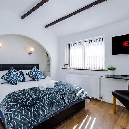 Sunshine Cottage By Happy Sunshine Stay Golborne Extérieur photo