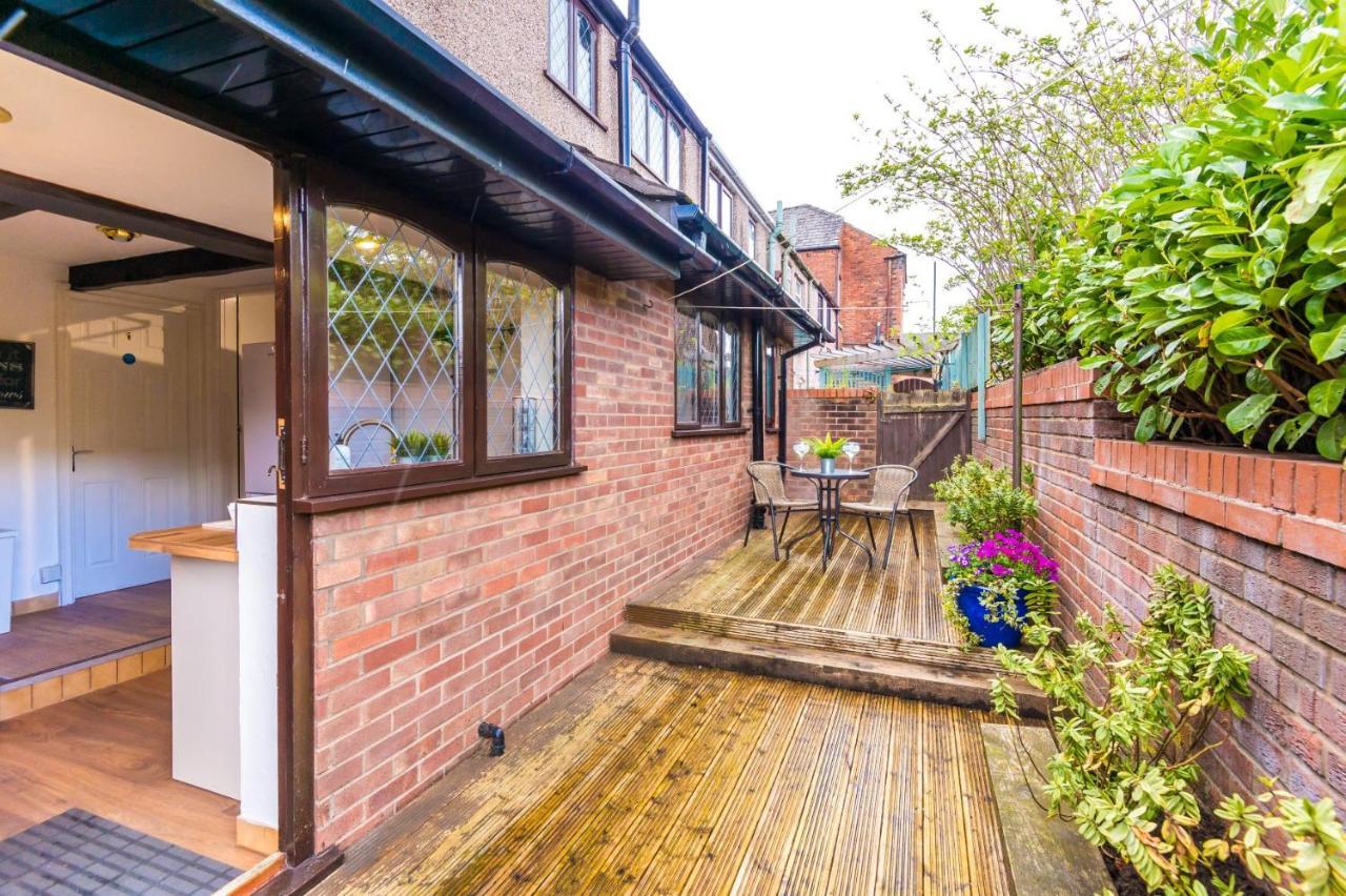 Sunshine Cottage By Happy Sunshine Stay Golborne Extérieur photo