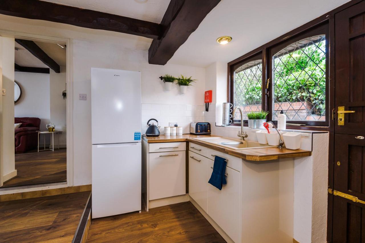 Sunshine Cottage By Happy Sunshine Stay Golborne Extérieur photo