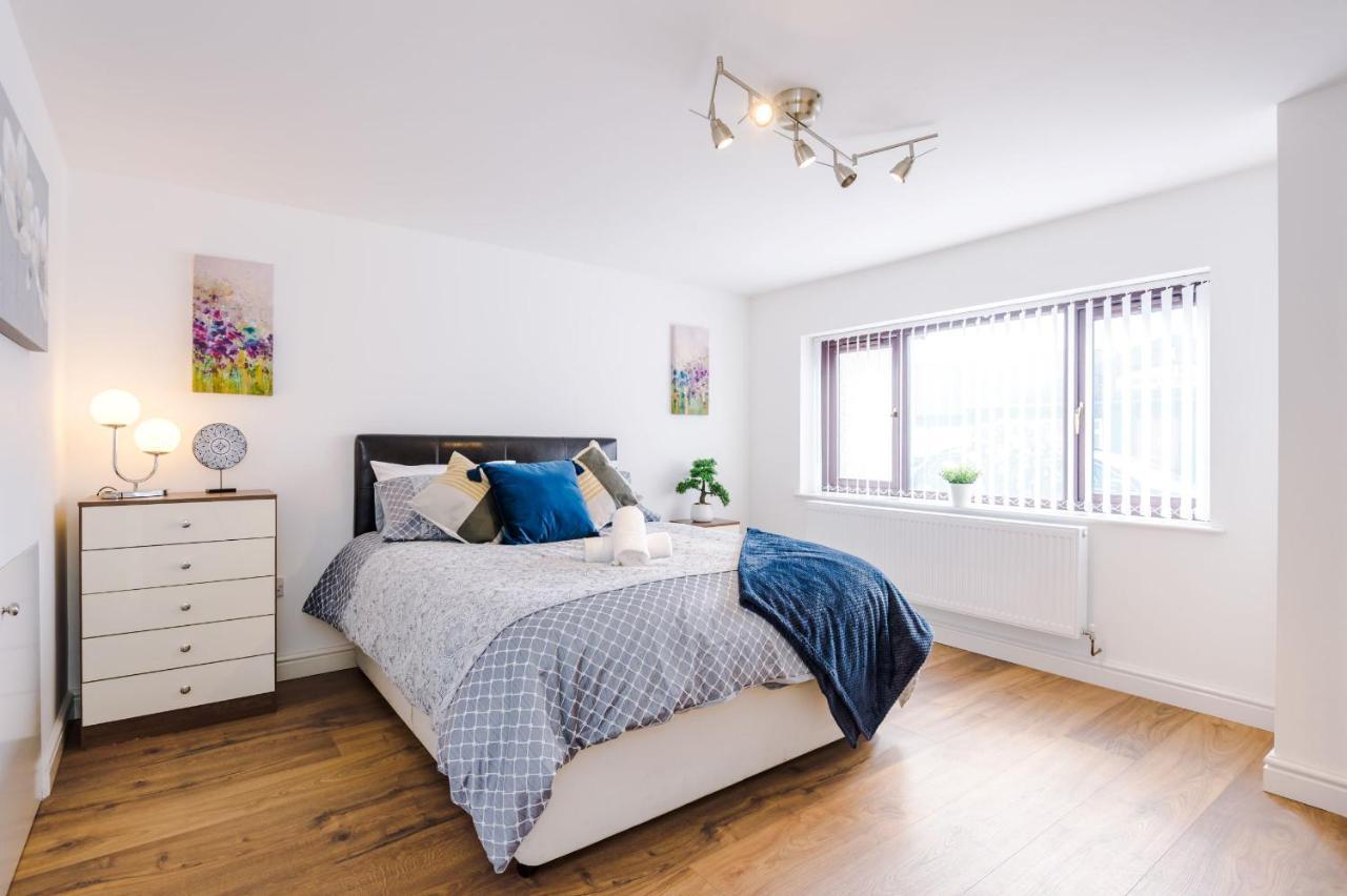 Sunshine Cottage By Happy Sunshine Stay Golborne Extérieur photo
