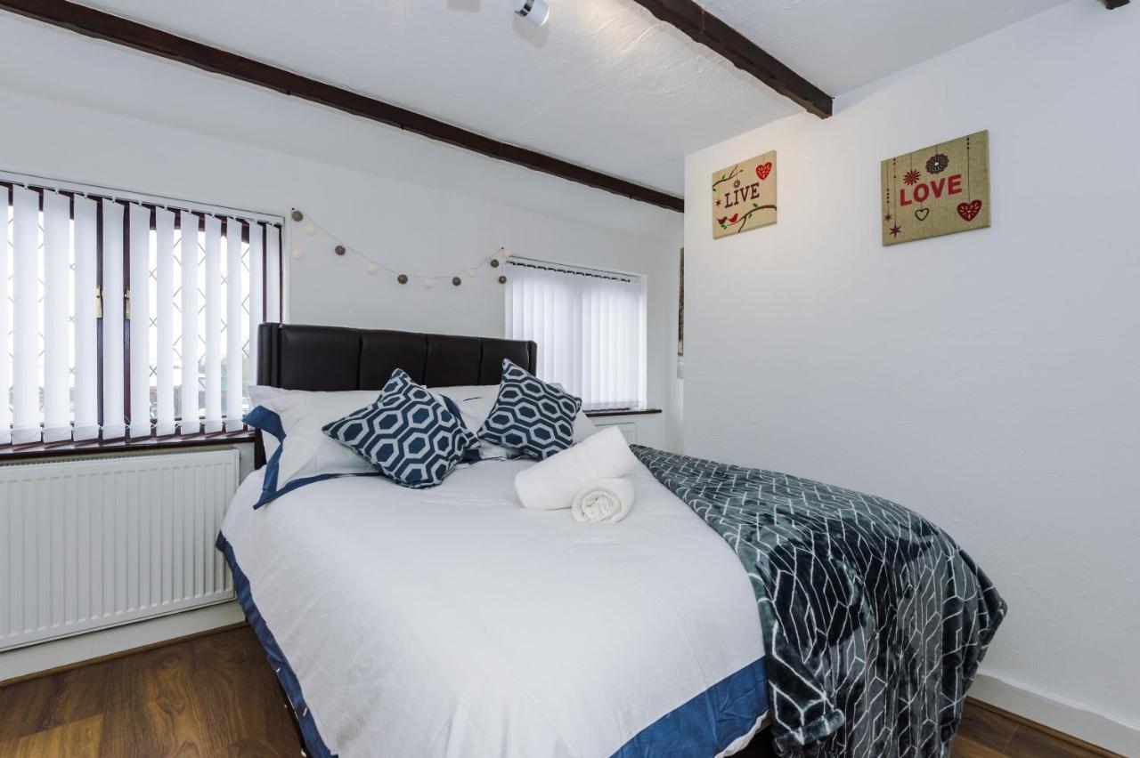 Sunshine Cottage By Happy Sunshine Stay Golborne Extérieur photo