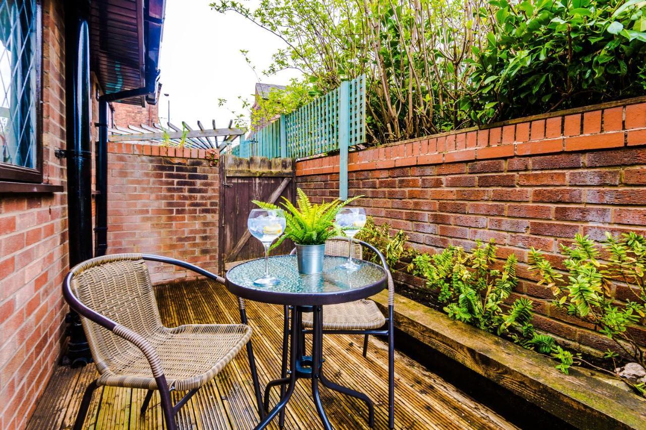 Sunshine Cottage By Happy Sunshine Stay Golborne Extérieur photo